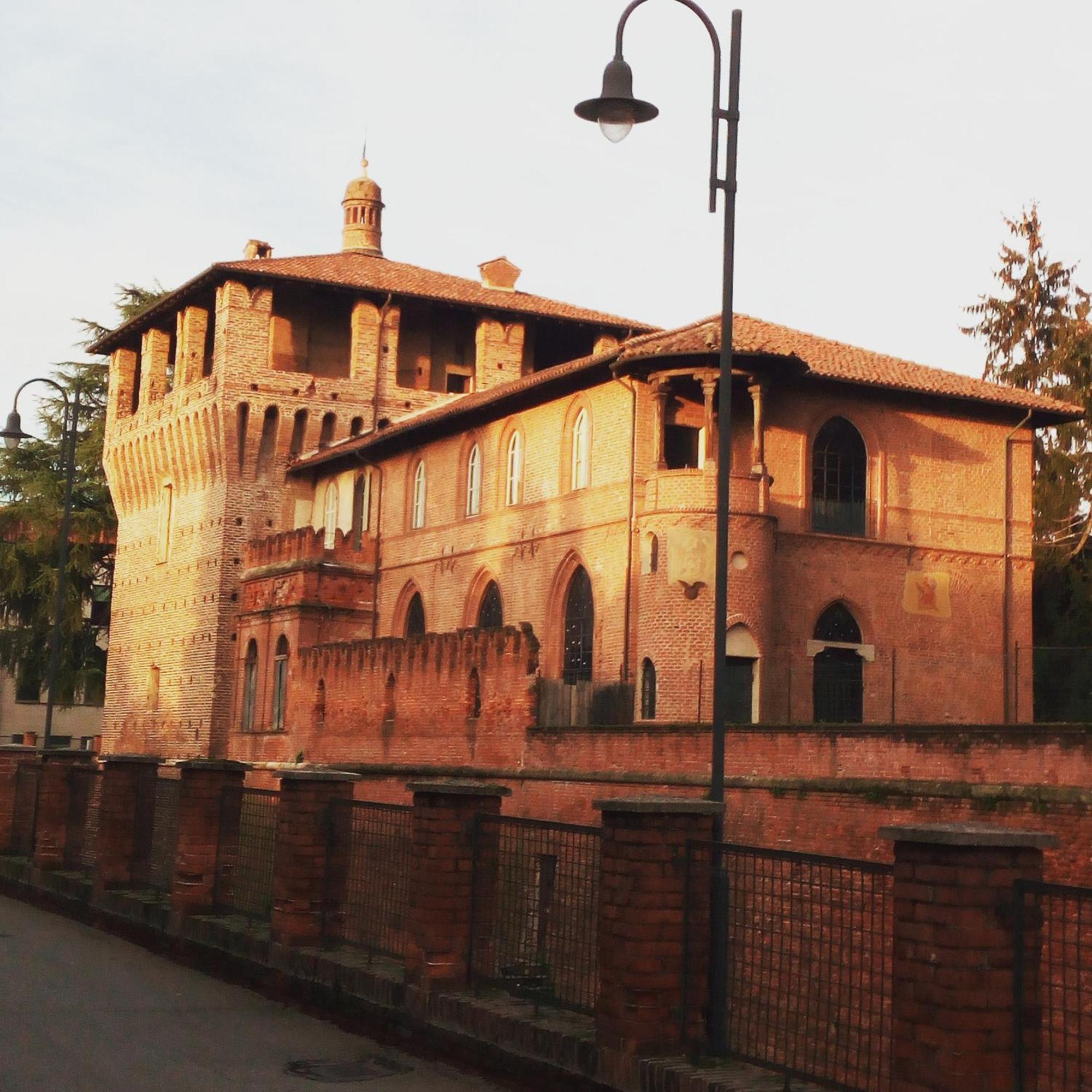 Court Inn Galliate 外观 照片
